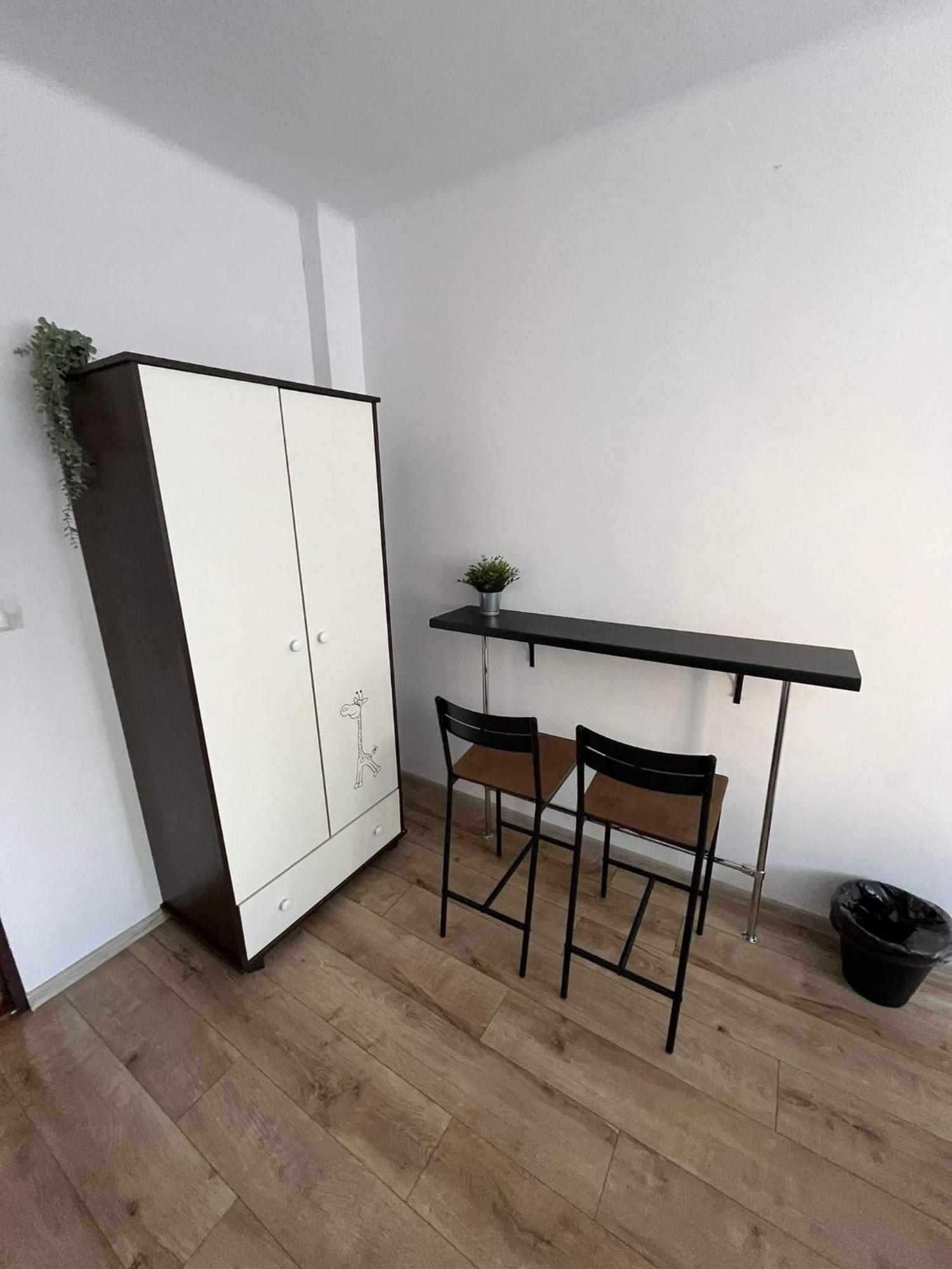 Well Apartment In Old Town 克拉科夫 外观 照片